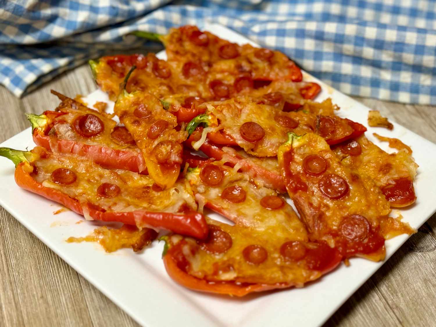 4-Ingredient Pepper Pizza Bites