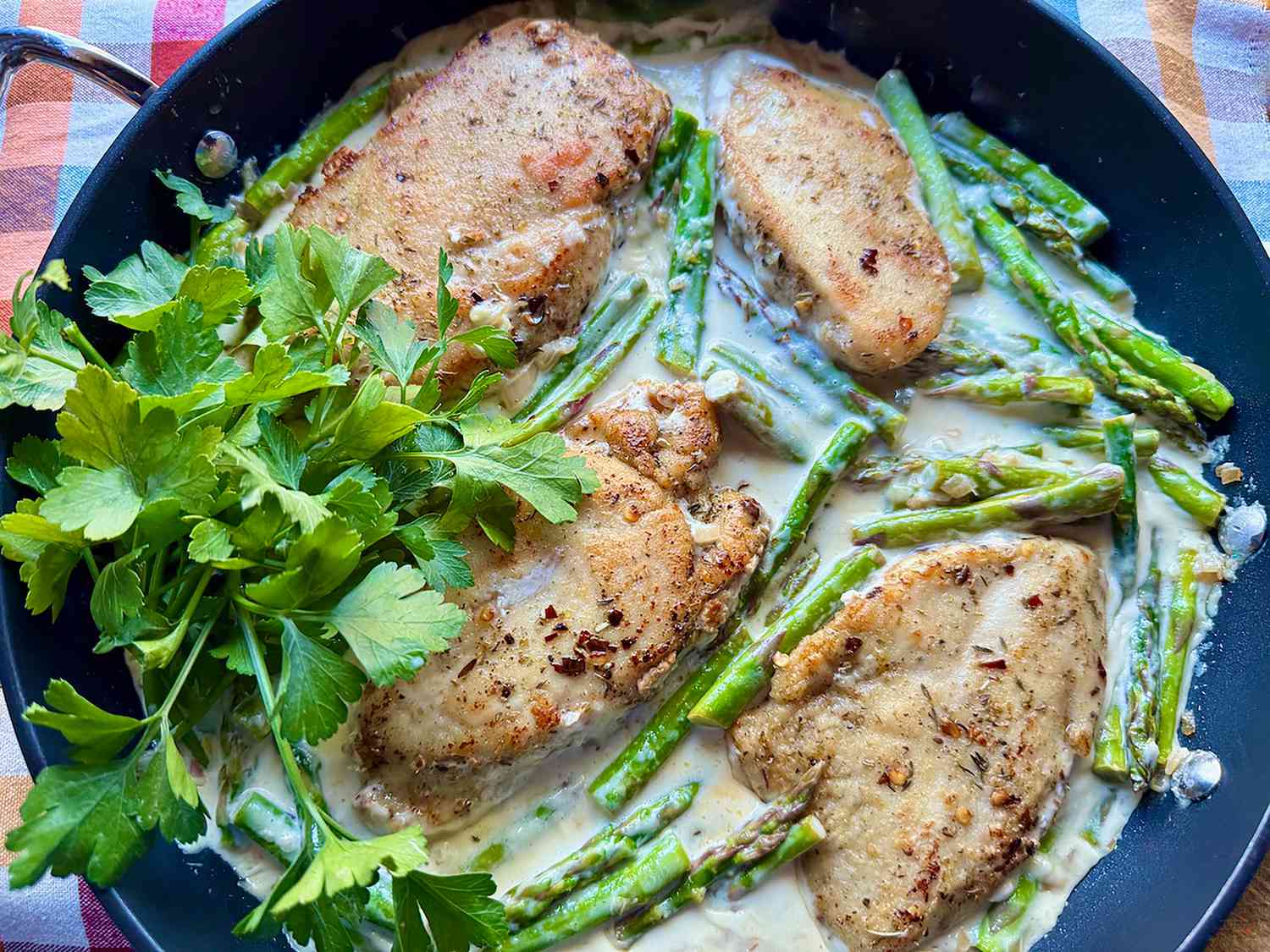 Creamy One-Pan Lemon Garlic Chicken and Asparagus