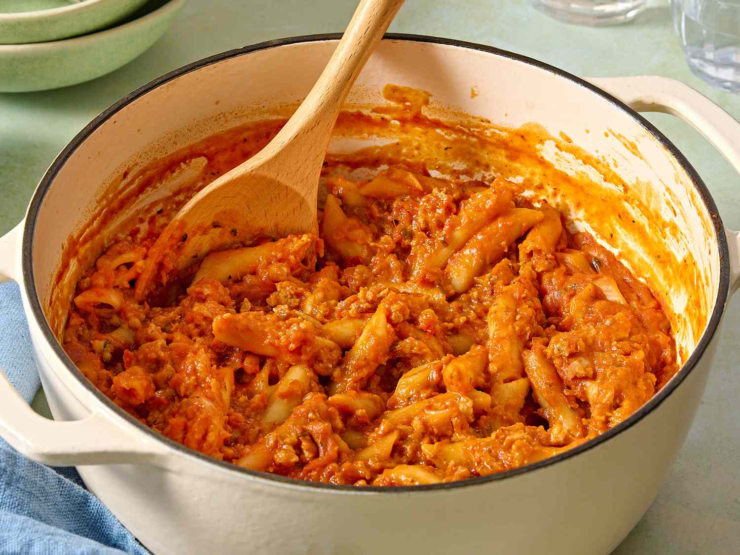One-Pot Tomato Sausage Pasta