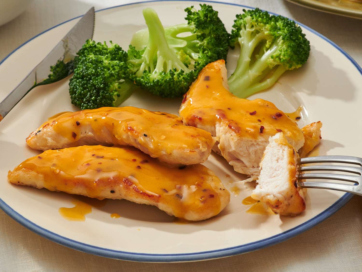 This 15-Minute Chicken Dinner Makes Weeknights Easy—And It's Only 5 Ingredients!