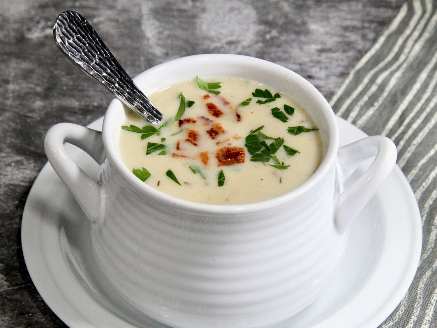 Creamy Roasted Garlic Soup