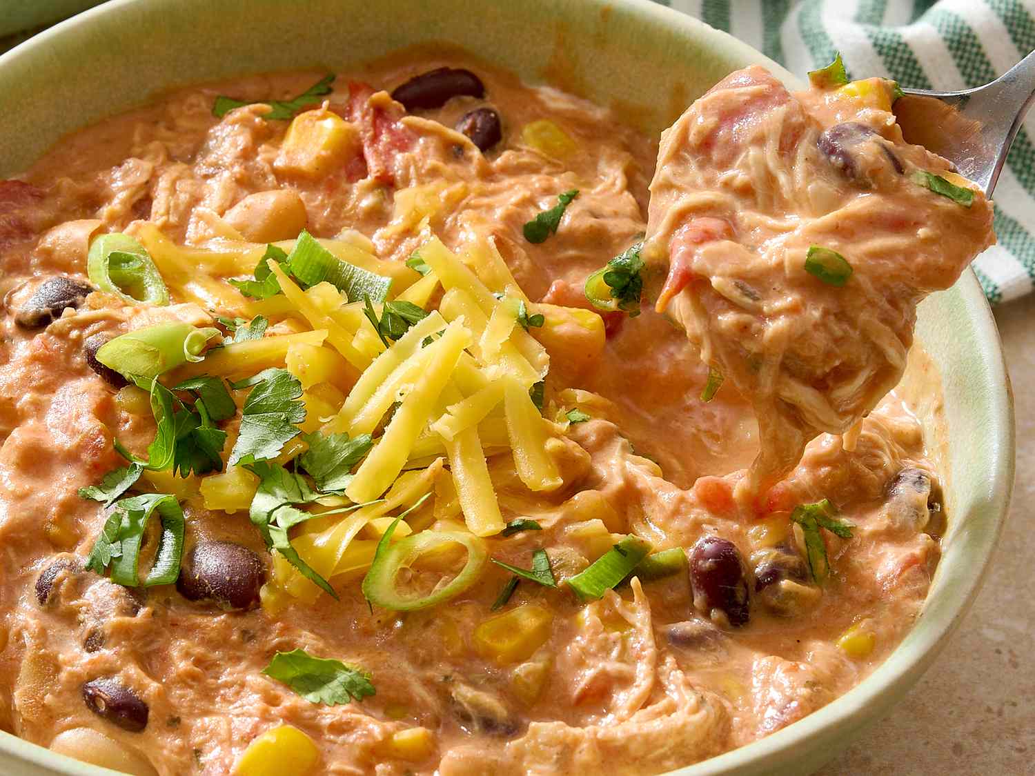Easy Slow Cooker Creamy Chicken Chili