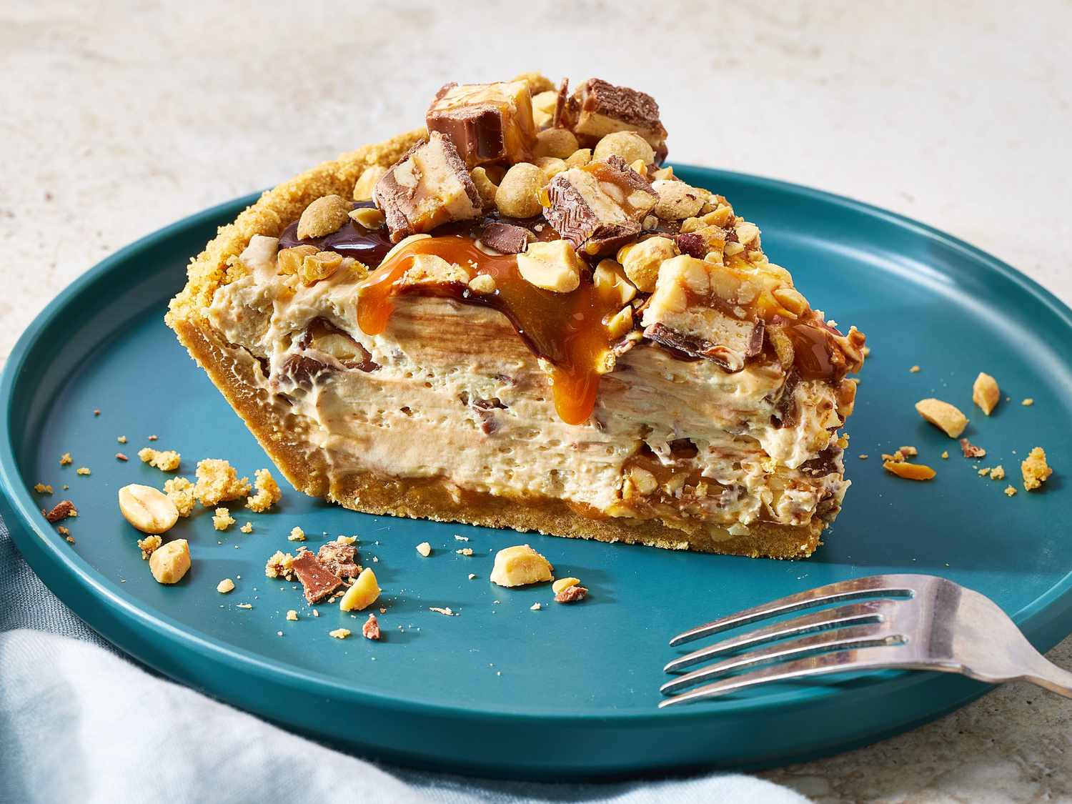 No-Bake Snickers Pie
