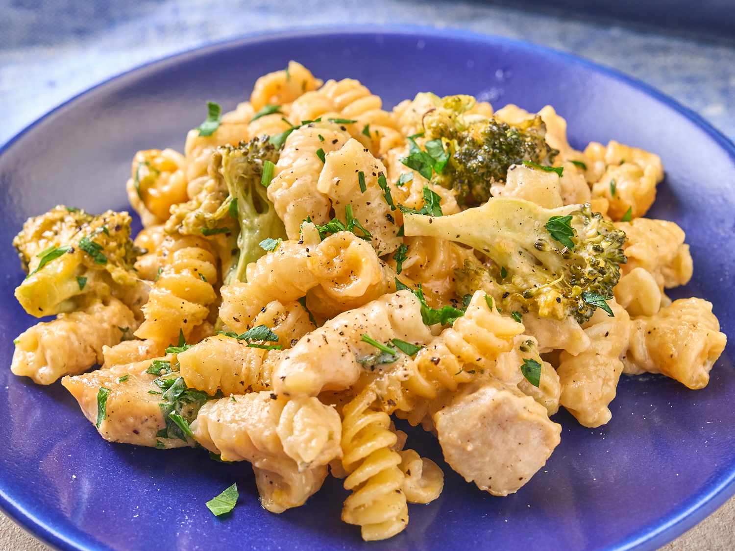 One-Pan Chicken Broccoli Cheddar Pasta Bake